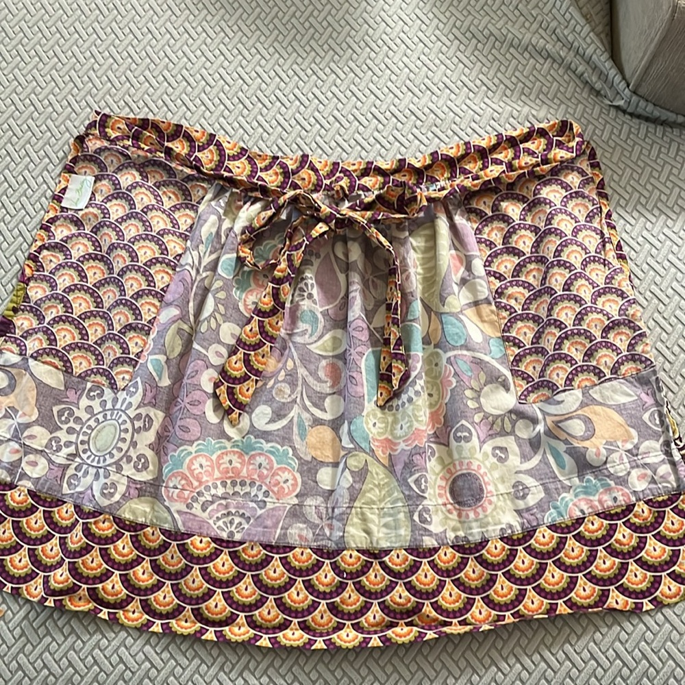 Signature Vera Bradley Print Apron in Plum Crazy - Picture 4 of 5